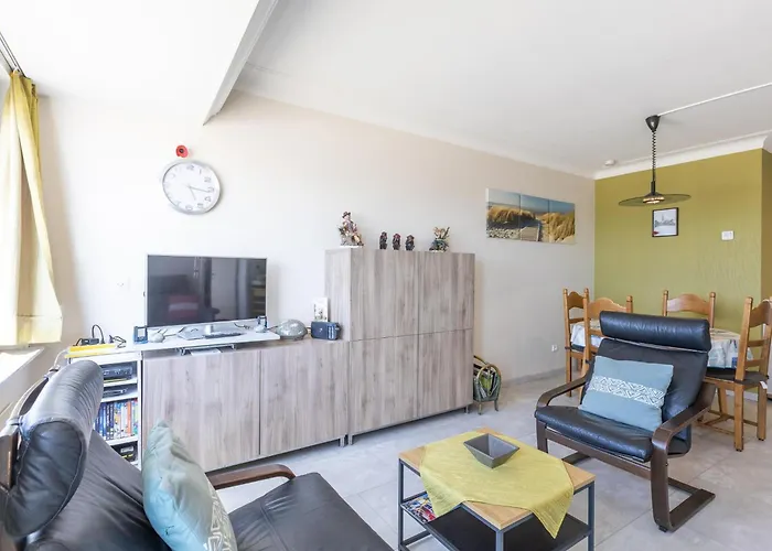 2000 - 0302 + Park. 3 Apartment